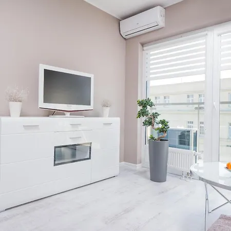 Apartamenty Homely Place Casa Verona - Stary Rynek - Parking Poznan Exterior photo
